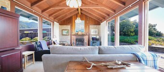 Cozy Oceanfront Getaway in Seadrift