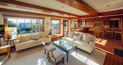 Fabulous Oceanfront Family Home in Seadrift