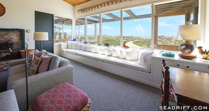 Picturesque Beachfront Home in Seadrift