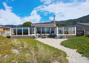 Exterior - Picturesque Beachfront Home in Seadrift (Stinson Beach)