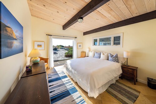 Oceanfront Family Home in Beautiful Seadrift