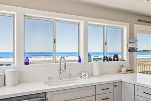 Interior - Original Oceanfront Stinson Beach at its Best (Stinson Beach)