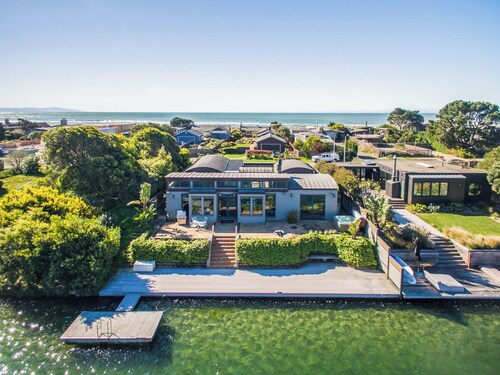 Contemporary Seadrift Lagoon Retreat w/ Hot Tub