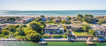 Contemporary Seadrift Lagoon Retreat w/ Hot Tub