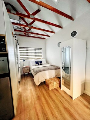 1 chambre, fer et planche à repasser, Wi-Fi gratuit, draps fournis