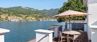 Light and Breezy Seadrift Lagoon Home w/ Hot Tub