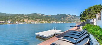 Light and Breezy Seadrift Lagoon Home w/ Hot Tub