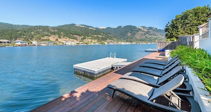 Light and Breezy Seadrift Lagoon Home w/ Hot Tub