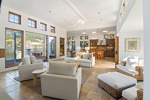 Light and Breezy Seadrift Lagoon Home w/ Hot Tub