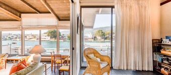 Relaxed and Casual Living on Seadrift Lagoon