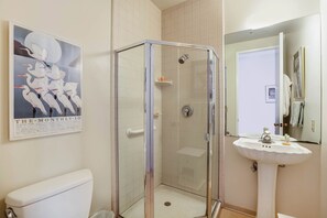 Shower, hair dryer, towels - Private Home on Tidal Bolinas Lagoon in Seadrift (Stinson Beach)