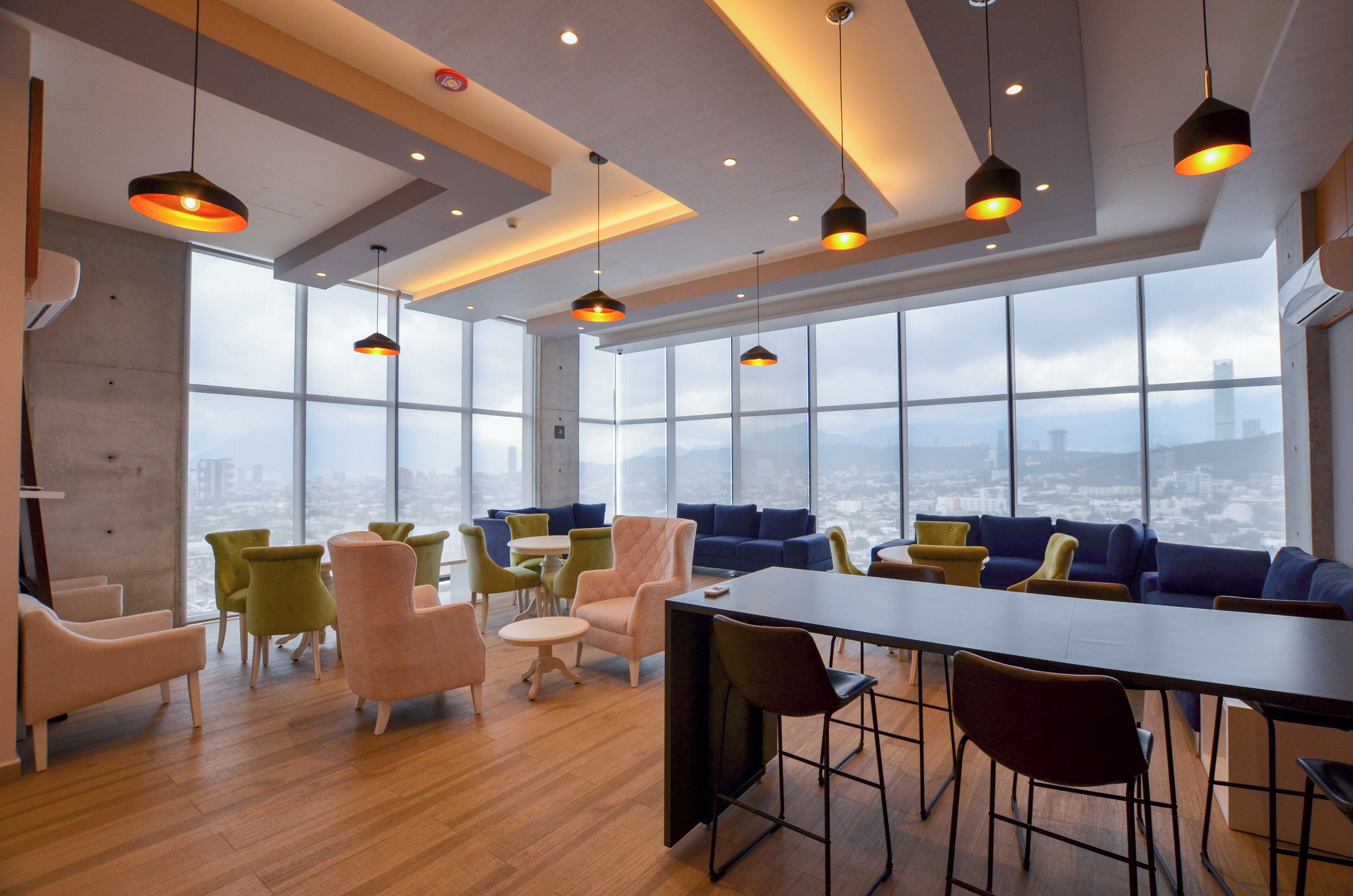 المنشأة من الداخل