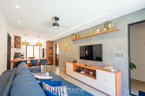 Basic Apartment | Living area