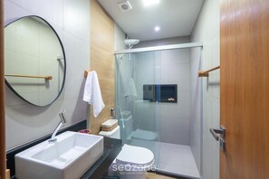 Basic Apartment | Bathroom | Bathtub