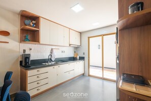 Basic Apartment | Private kitchen
