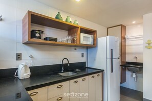 Basic Apartment | Private kitchen - Fully Equipped Aparts in Praia do Forte - PBS (Mata de São João)