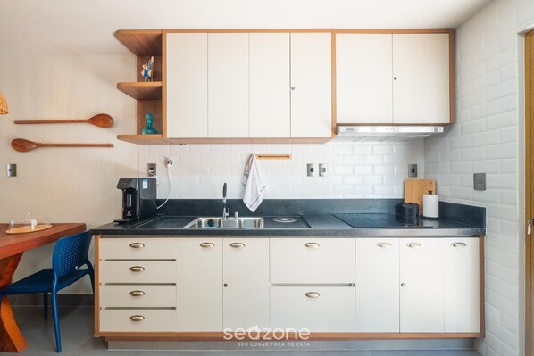 Basic Apartment | Private kitchen