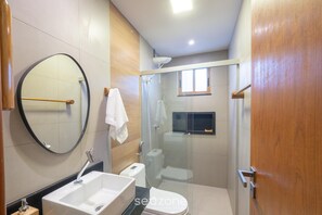 Basic Apartment | Bathroom