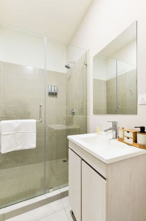Bathroom - ¡Cerca de Fundidora! 7 huéspedes|King bed 2BR|2br (Monterrey)