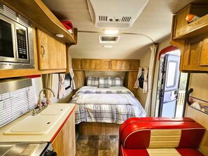 1 bedroom, iron/ironing board, WiFi, bed sheets - Camper in the Sky (Andrews)