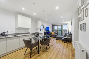 Interior - Entire City View Apartment 8 mins to London Brigde (London)