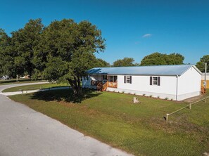 Exterior - Convenient to ICW, North Topsail Inlet, Topsail Island, and Camp Lejuene! (Sneads Ferry)