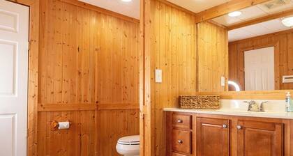 Convenient to ICW, N. Topsail Inlet, and Camp Lejuene!