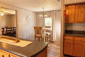 Dining - Convenient to ICW, North Topsail Inlet, Topsail Island, and Camp Lejuene! (Sneads Ferry)