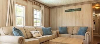 Convenient to ICW, N. Topsail Inlet, and Camp Lejuene!
