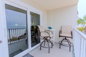 Property grounds - Incredible Beachfront 3 bed 2 bath with Large Balcony (Indian Rocks Beach)