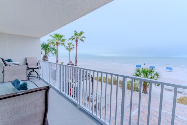Property grounds - Incredible Beachfront 3 bed 2 bath with Large Balcony (Indian Rocks Beach)