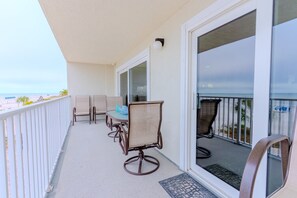 Terrace/patio - Incredible Beachfront 3 bed 2 bath with Large Balcony (Indian Rocks Beach)