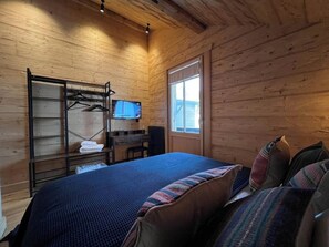 6 chambres, fer et planche à repasser, accès Internet, draps fournis
