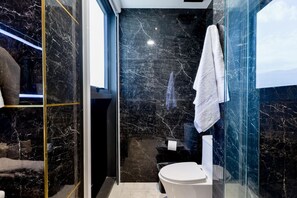 Bathroom - ¡Luxury in San Jerónimo! King Bed + Parking + Wifi (Monterrey)