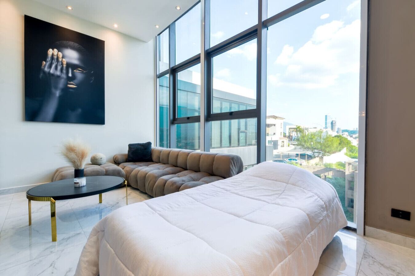 المنشأة من الداخل