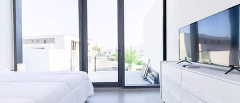 1 bedroom, desk, iron/ironing board, WiFi