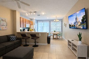Apartment, Accessible - Family Townhome Near Disney Pool Gated (Kissimmee)