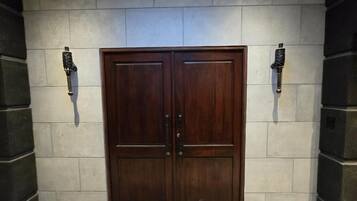Habitación doble superior, 1 cama de matrimonio grande, baño privado, vistas al jardín | Interior
