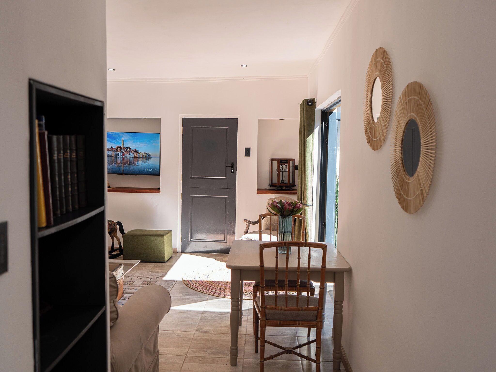Villa familiar, 2 habitaciones, vista al jardín | Área de sala de estar