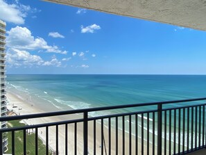 Property grounds - JUNE BEACH Getaway 2/2 End Unit -Panoramic Ocean, River & Coastline Views! (Daytona Beach)