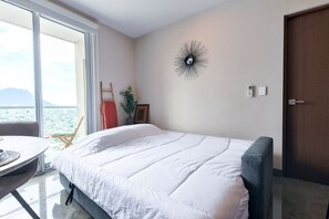 1 habitación, escritorio, tabla de planchar con plancha y wifi 