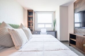 1 bedroom, desk, iron/ironing board, WiFi