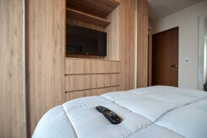 1 bedroom, desk, iron/ironing board, WiFi