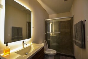 Hair dryer - ¡Moderno y de lujo! - Fundidora, Cintermex, arena (Monterrey)