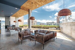 Outdoor dining - Soul 609 (Medellín)