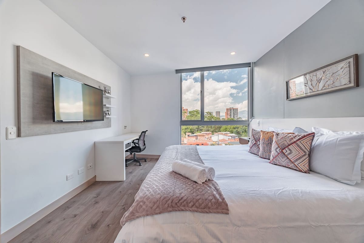 Apartment, Balcony, City View