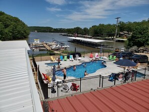 Pool - 2 Bedroom - 1 Bath Lakefront (Climax Springs)