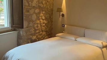 4 bedrooms, WiFi, bed sheets