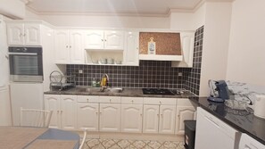 Microwave, oven, dishwasher - A haven of peace ideal for a family holiday, offering calm and relaxation (Plerneuf)