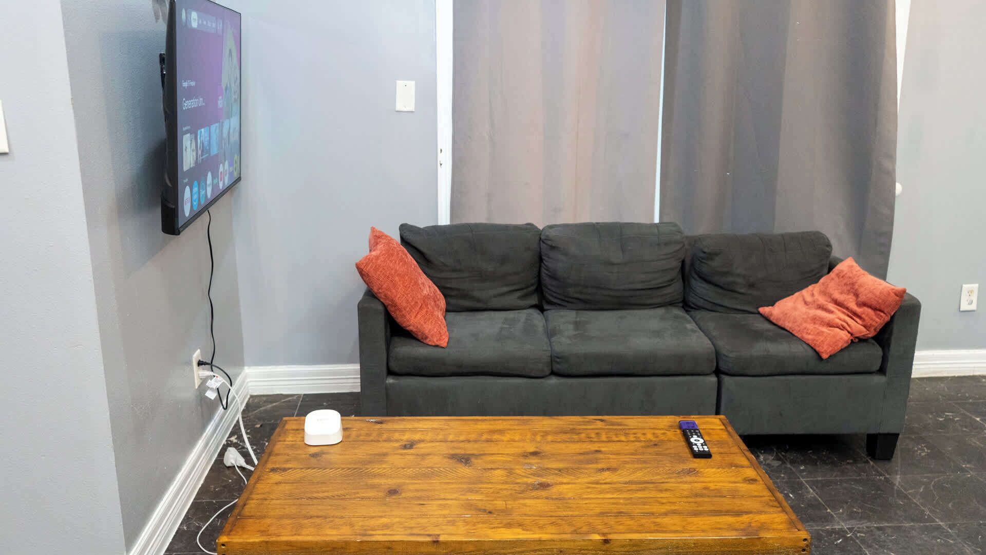 Leilighet, flere senger, kjøkken, bassengutsikt (Harbor by the Sea #2) | Oppholdsområde